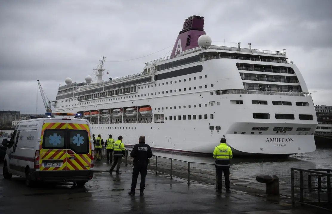 Alarma sanitaria en Francia: 1.700 personas confinadas en crucero “Ambition” por muerte y brote de gastroenteritis