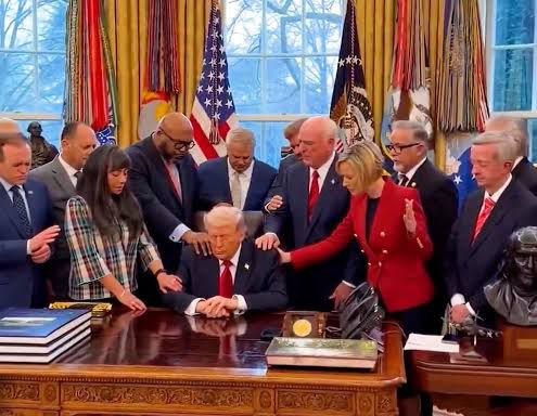 La Casa Blanca convoca histórico festival de oración de nueve horas para reivindicar las raíces cristianas de Estados Unidos