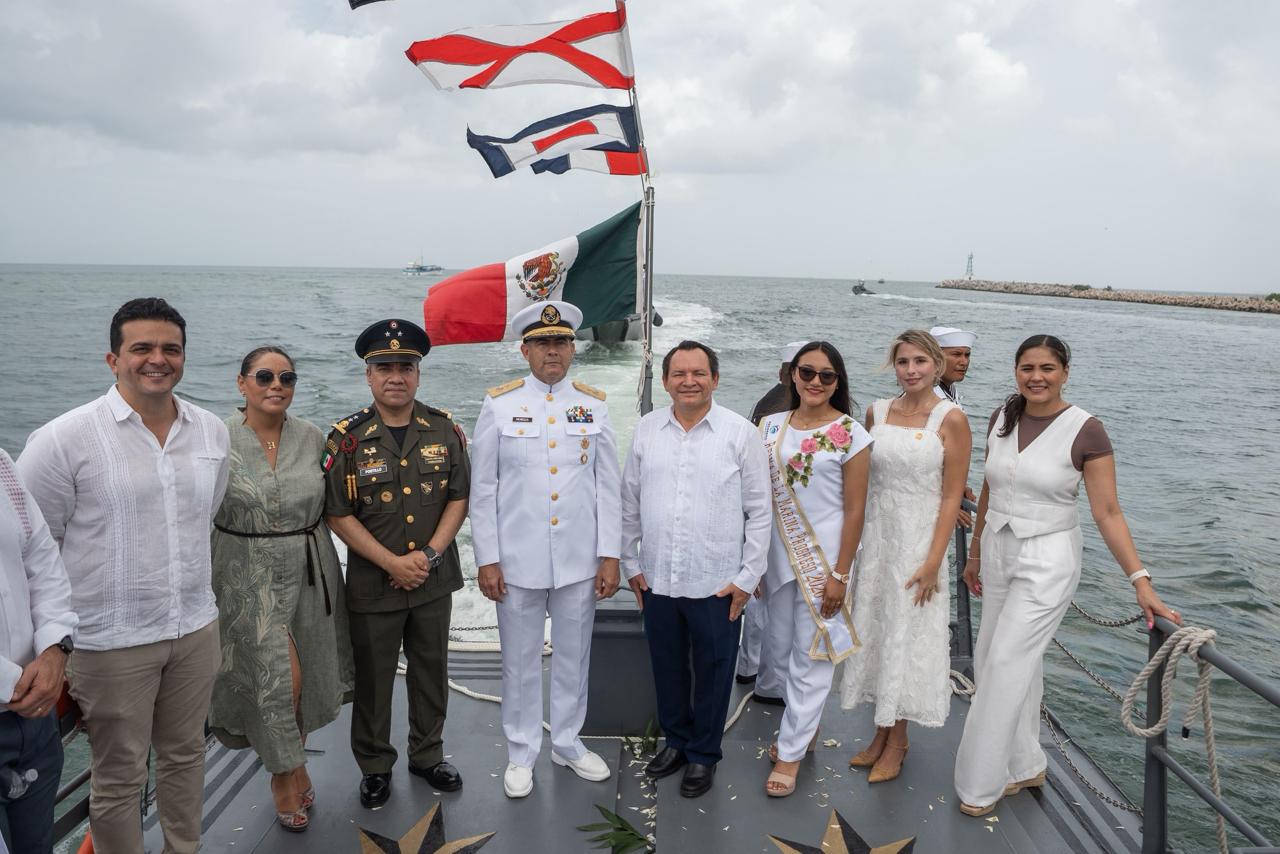 Gobernador Joaquín Díaz Mena encabeza homenaje por el Día de la Marina en Progreso