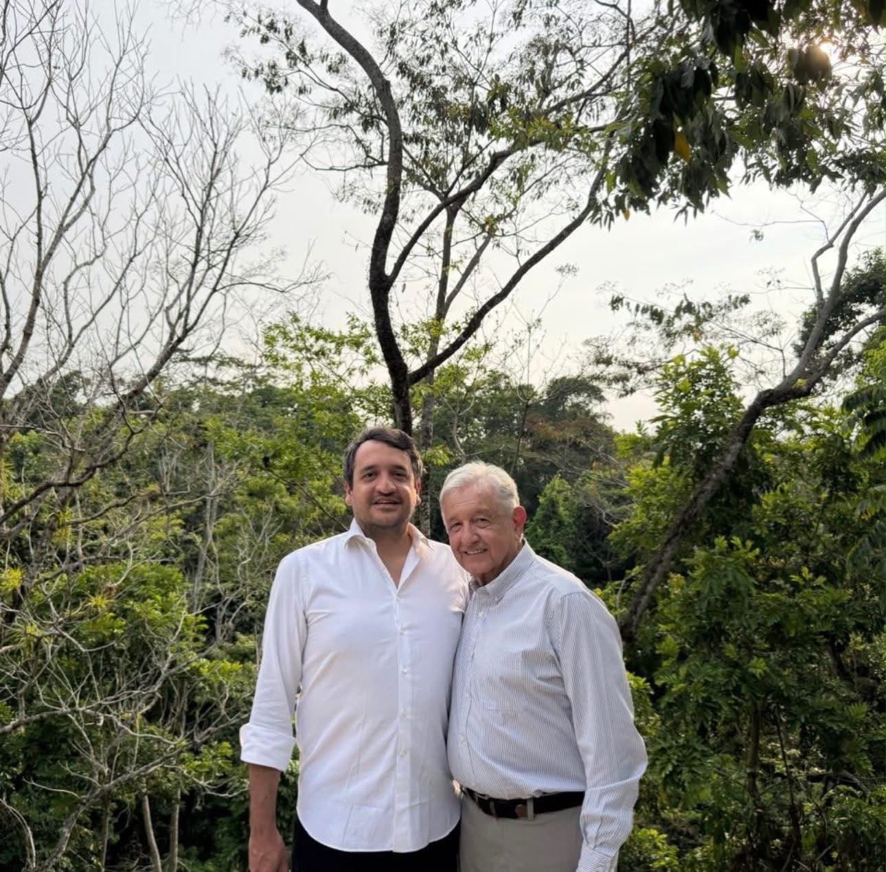 Andy López Beltrán publica foto con AMLO y confirma su aspiración a diputación en Tabasco