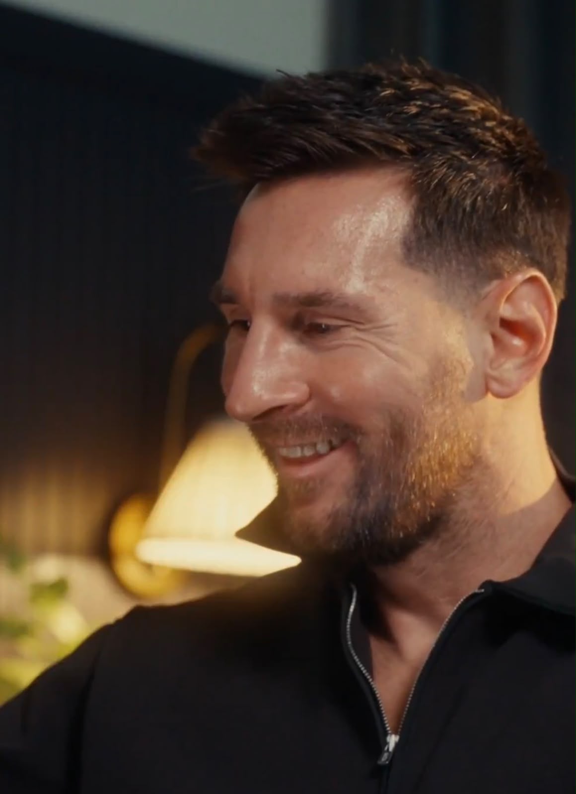 Messi lanza colaboración con ChatGPT de OpenAI: le pide pintar su pelo con los colores de Argentina